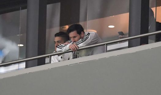 Messi in stands